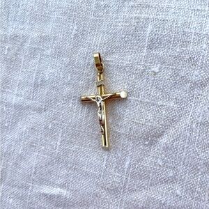 14K Yellow And White Gold Crucifix Pendant 4.22 Grams